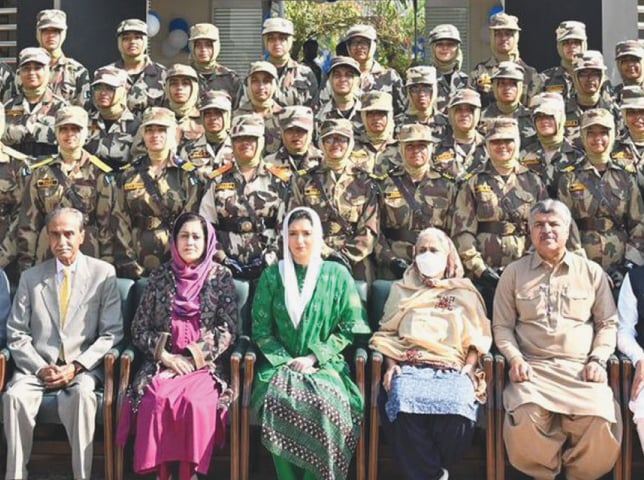 ASEEFA Bhutto-Zardari in a group photo with the faculty and students of Bakhtawar Cadet College.—Dawn