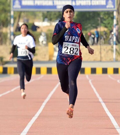 Faiqa Riaz competing in the women’s 200m