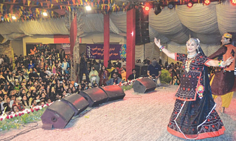 HYDERABAD: Classical dancer Sheema Kermani performs at the last day of 11th Ayaz Melo at Sindh Museum on Sunday.&mdash;Photo by Umair Ali