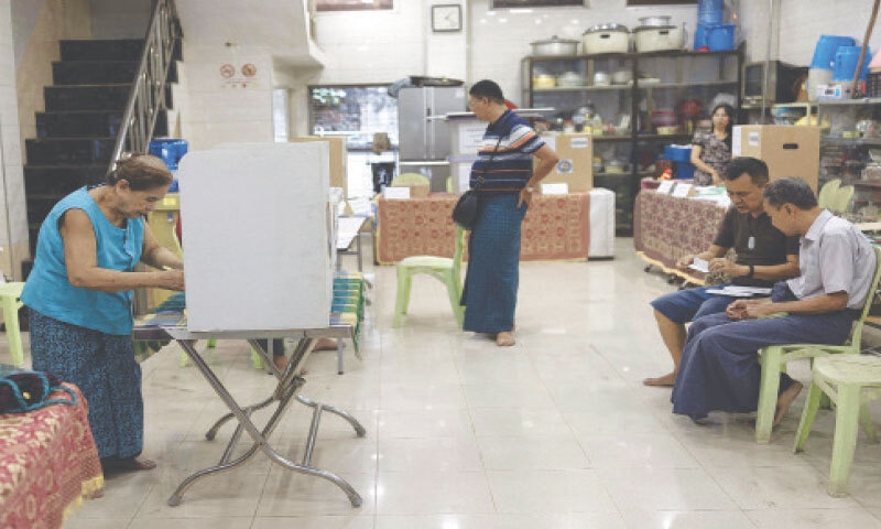 YANGON: Residents take part in early voting ahead of the start of the general elections. Myanmar&rsquo;s junta will preside over polls starting from tomorrow, advertising the vote as a return to democratic normality five years 
after staging a coup that triggered a civil war.&mdash;AFP