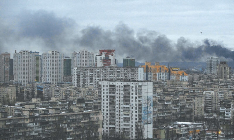SMOKE rises above residential buildings following Russian drones and missiles attack in Kyiv.&mdash;AFP