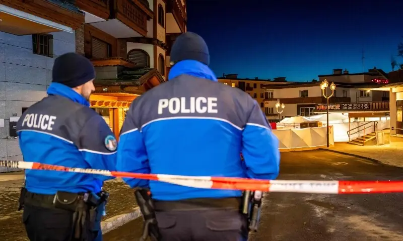 Police control access to the street where a fire ripped through a crowded bar during New Year&rsquo;s Eve celebrations in the Alpine ski resort town of Crans-Montana on January 1, 2026. &mdash;AFP