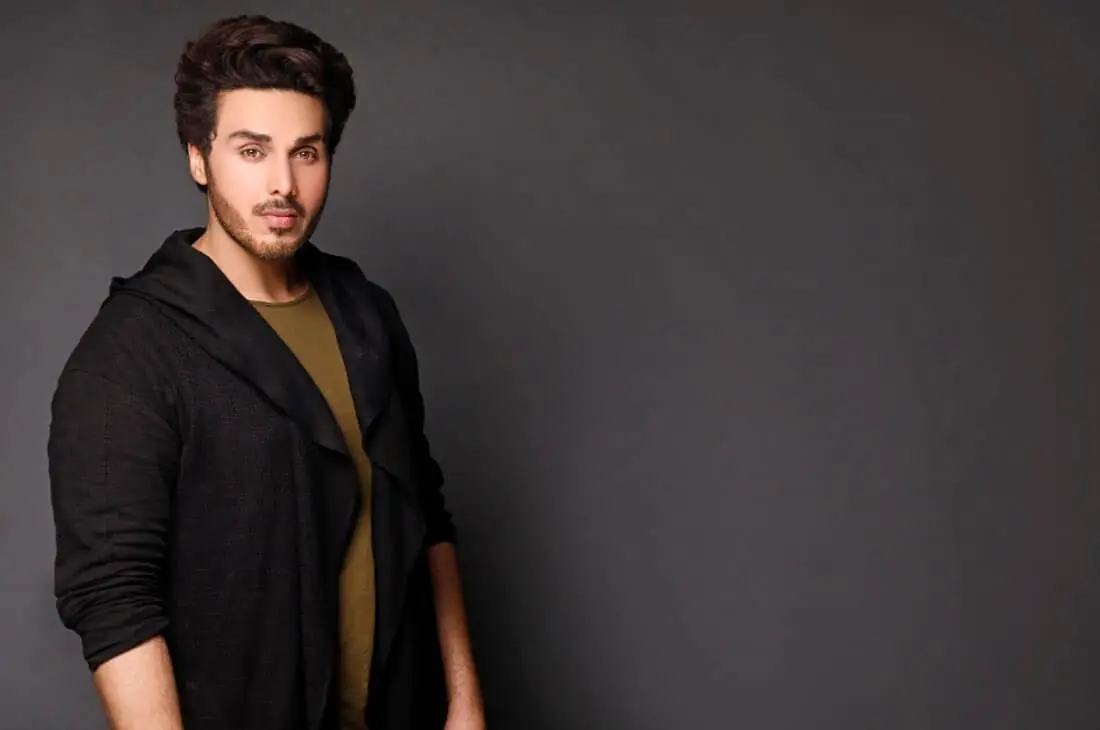  Ahsan Khan 
