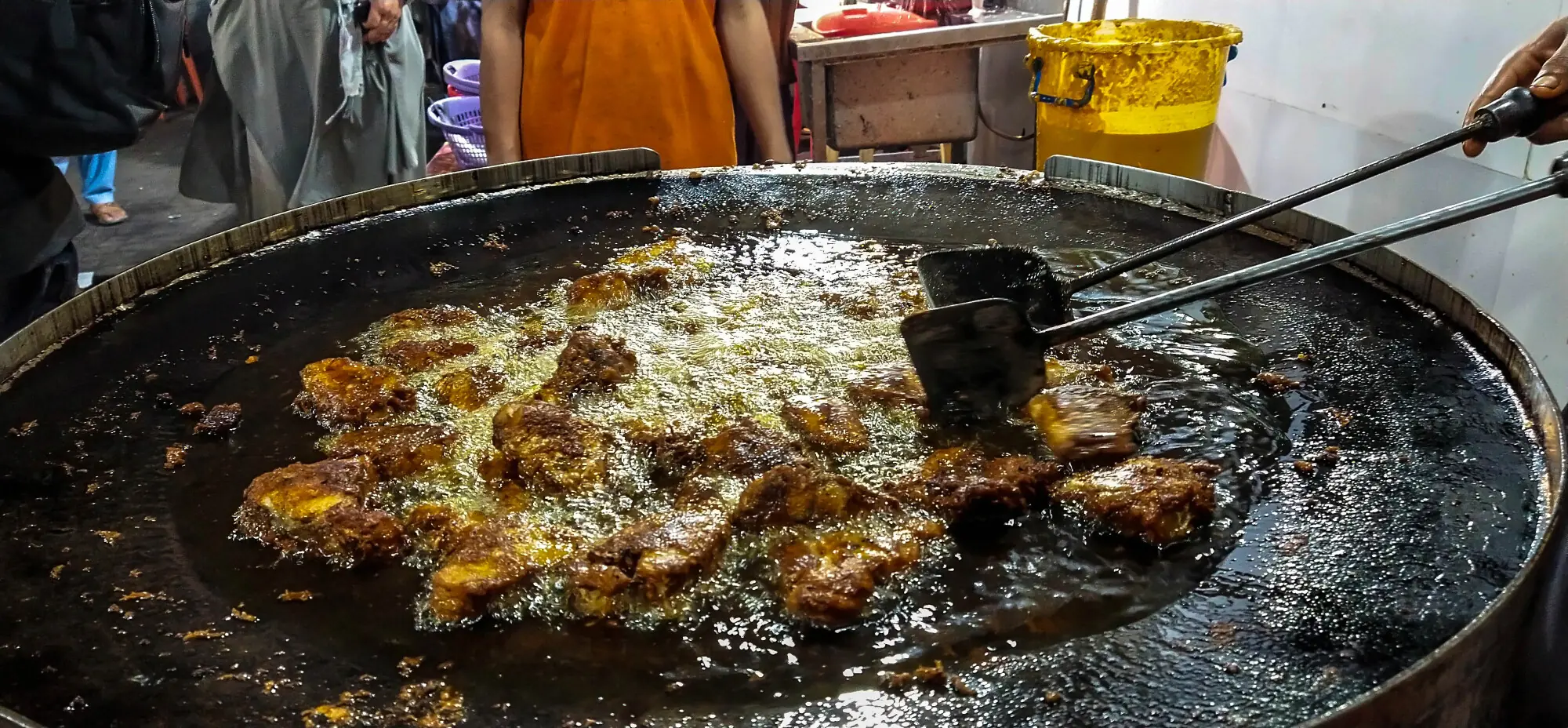 Seafood is a popular choice for Karachiites during the cool winter months. Fresh catch from Keamari is prepared and served as a delicious street-side delicacy. &mdash; Fahim Siddique/White Star