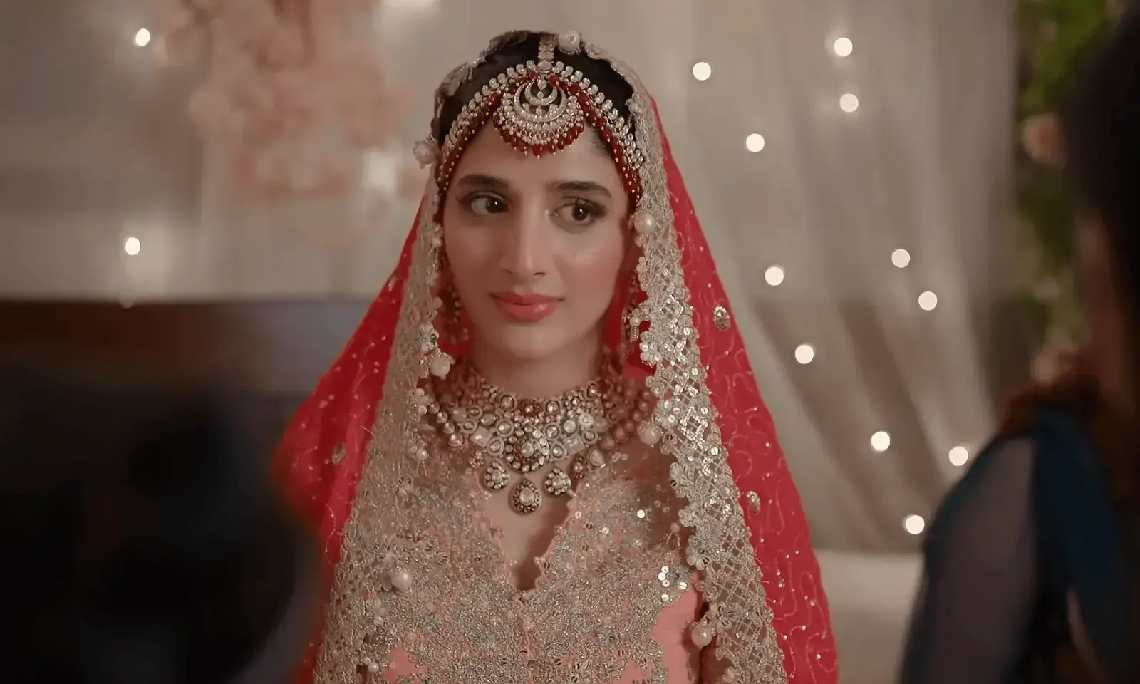 Mawra Hocane breaks down the art of crying beautifully on camera