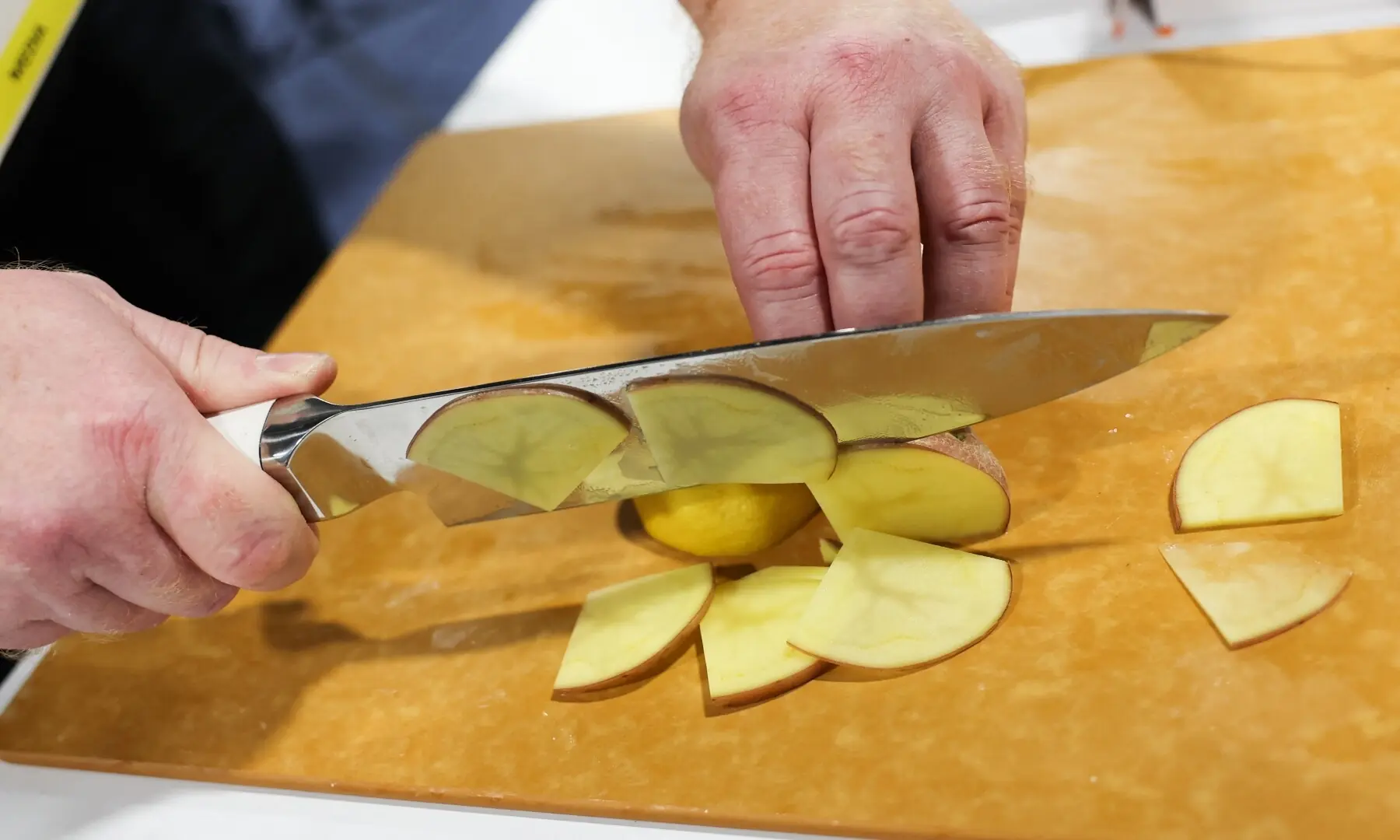 The Seattle Ultrasonics chef&rsquo;s knife featuring ultrasonic technology for cutting food is demonstrated during CES Unveiled ahead of the Consumer Electronics Show (CES) in Las Vegas, Nevada on January 4, 2026. &mdash; Patrick T. Fallon / AFP