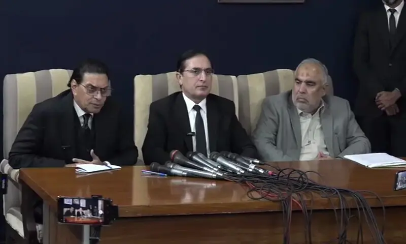 PTI Secretary General Salman Akram Raja, Chairman Gohar Khan and leader Asad Qaiser at a press conference in Islamabad on Jan 8, 2026. &mdash; DawnNewsTV