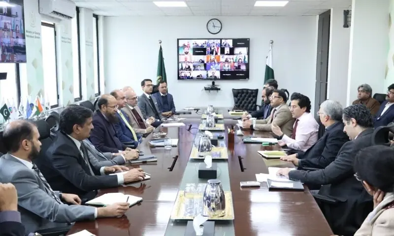 PETROLEUM Minister Ali Pervaiz Malik holds a meeting with Pakistan&rsquo;s ambassadors and high commissioners.&mdash;APP