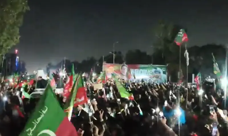 PTI workers gather near Numaish Chowrangi ahead of the party&rsquo;s rally, in Karachi on Jan 11, 2026. &mdash; screengrab via X/HaleemAdil