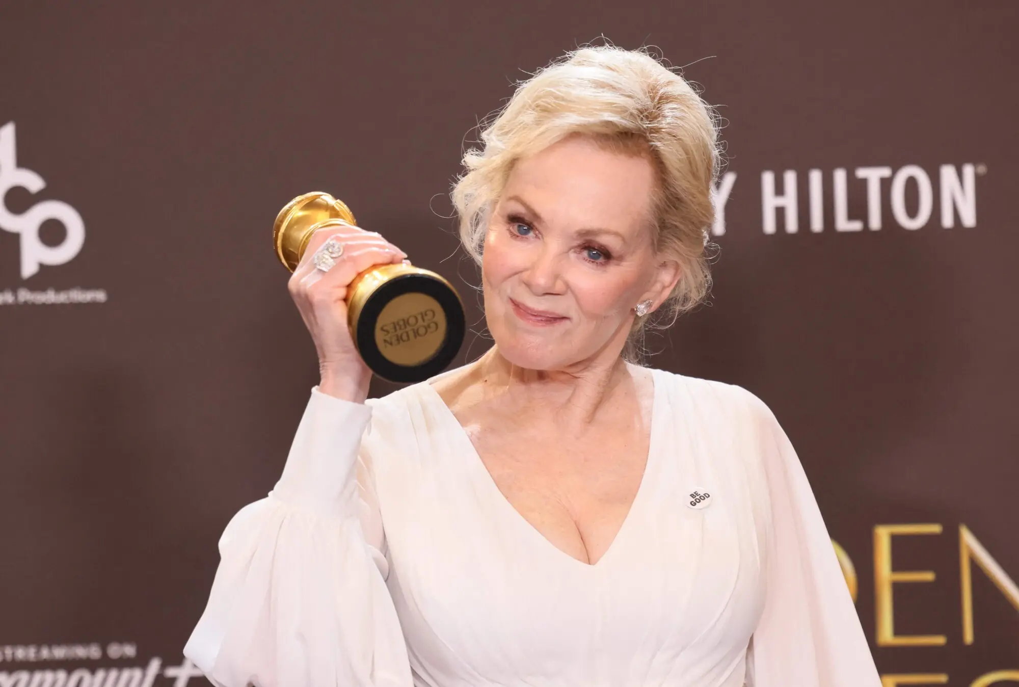   US actor Jean Smart wears a pin reading &ldquo;be Good&rdquo;, in tribute to Renee Good. &mdash; AFP  