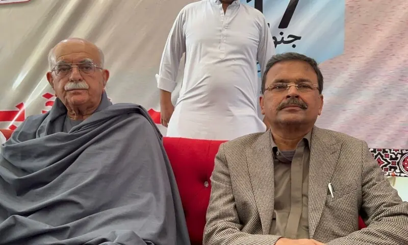 Vice President of the Tehreek Tahafuz Ayeen-i-Pakistan, Syed Zain Shah, sitting alongside TTAP head Mehmood Khan Achakzai on January 17 at a ceremony held for the 122nd birth anniversary of G.M. Syed in Sann. &mdash; Photo via X/@Sayed_ZainShah