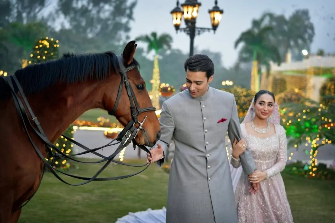   Junaid Safdar and Shanzeh Ali Rohale at their reception. Photo: Irfan Ahson/Instagram.  