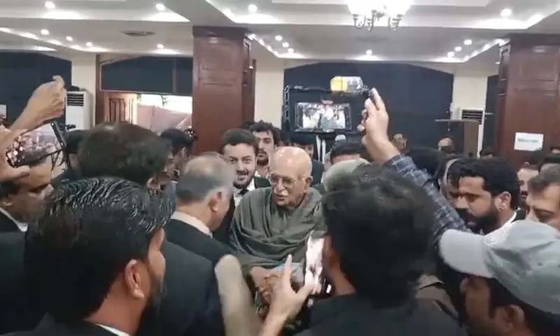 Lawyers welcome National Assembly Opposition Leader Mehmood Khan Achakzai at the Sindh High Court Bar Association in Karachi on January 19. &mdash; Screengrab from video provided by author