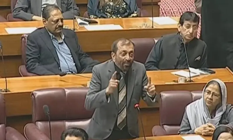 Muttahida Qaumi Movement-Pakistan (MQM-P) leader Dr Farooq Sattar speaks during the National Assembly session on January 20. &mdash; DawnNewsTV
