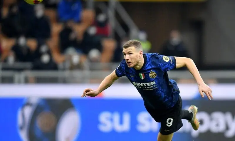 Soccer Football - Serie A - Inter Milan v Venezia - San Siro, Milan, Italy - January 22, 2022 Inter Milan’s Edin Dzeko shoots at goal. — Reuters/File Soccer Football - Serie A - Inter Milan v Venezia - San Siro, Milan, Italy - January 22, 2022 Inter Milan’s Edin Dzeko shoots at goal. — Reuters/File