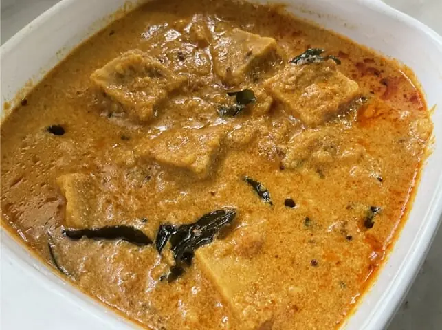 This is your sign to stop overthinking dinner and make dhokli ka saalan