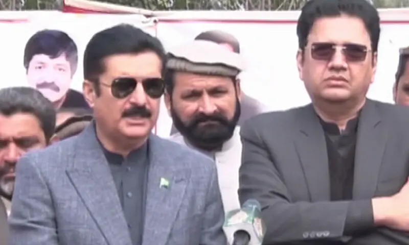 KP Governor Faisal Karim Kundi and Opposition Leader Ibadullah Khan speak to the media in Bara, Khyber on Jan 28, 2026. &mdash; DawnNewsTV