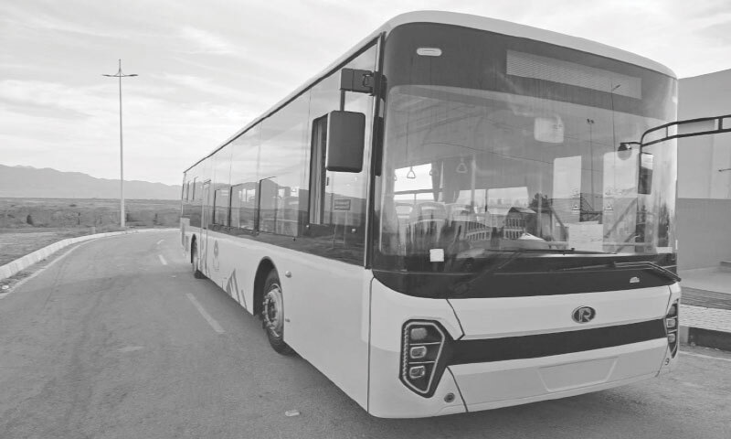 ONE of the newly launched pink buses can be seen on Quetta’s University Road.—Dawn ONE of the newly launched pink buses can be seen on Quetta’s University Road.—Dawn