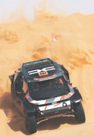 Dacia&rsquo;s Nasser Al-Attiyah and Fabian Lurquin in action during the sixth stage of the Dakar Rally, a 326km distance from Hail to Ryadh, on Friday.&mdash;Reuters