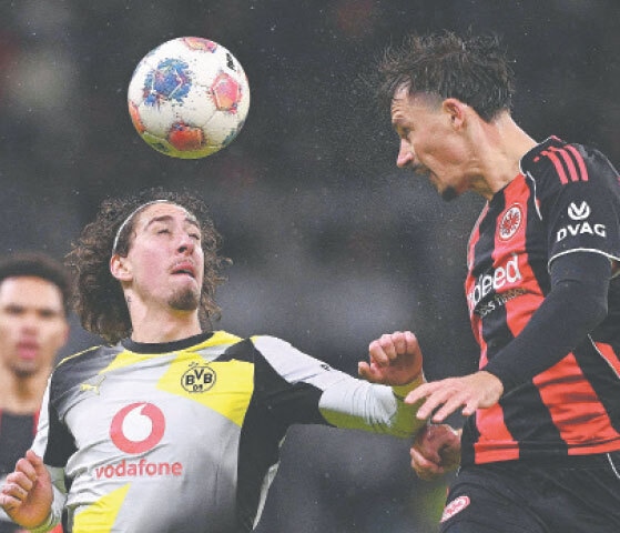 FRANKFURT: Borussia Dortmund’s Fabio Silva (L) and Robin Koch of Eintracht Frankfurt vie for the ball during their Bundesliga match.—AFP