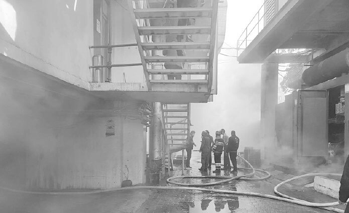 Three die in Lahore hotel blaze; 275 rescued Three die in Lahore hotel blaze; 275 rescued