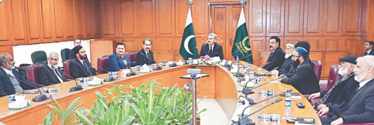 Chief Justice of Pakistan Yahya Afridi meets delegates from the Kohat and Mansehra district bar associations.—PPI