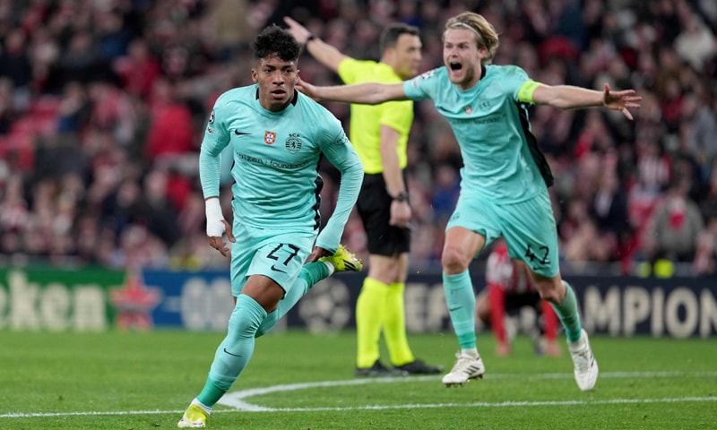 BILBAO: Sporting Lisbon’s Alisson Santos celebrates scoring against Athletico Club at the San Mames Stadium.—AFP