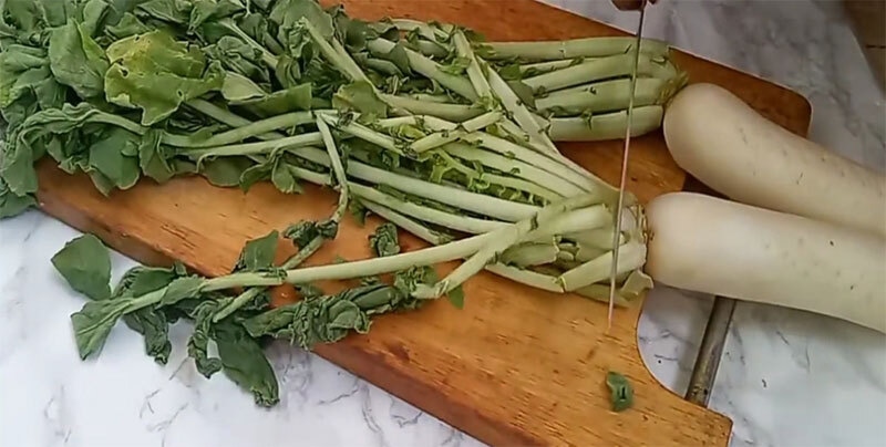 Radishes with leaves