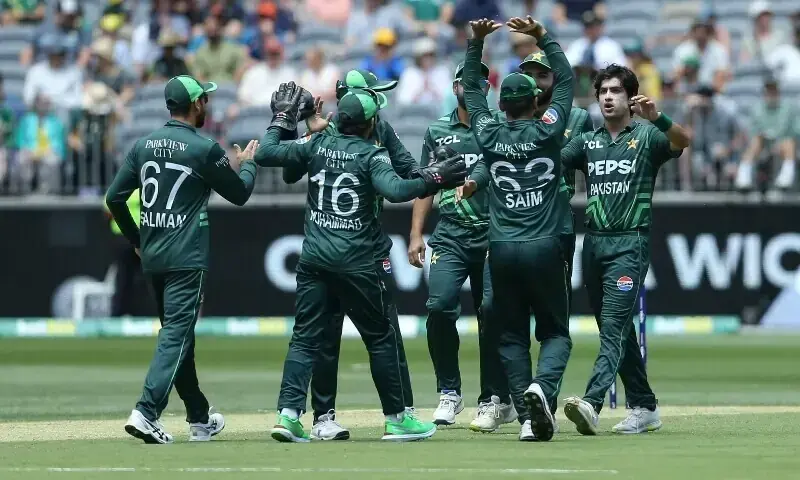 Pakistan players celebrate with Naseem Shah after he got the wicket of Australia&rsquo;s Josh Inglis during the third one-day international (ODI) cricket match between Australia and Pakistan at the Perth Stadium in Perth on November 10, 2024. &mdash; AFP