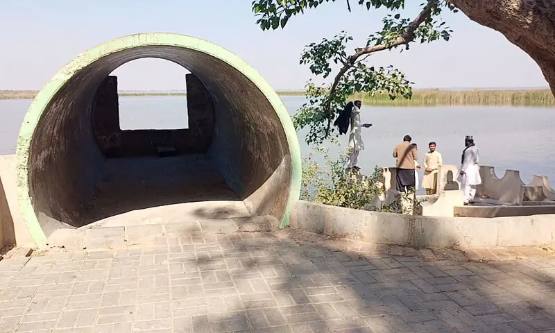 A photo spot at Haleji Lake in Sindh. &mdash; Photo by author