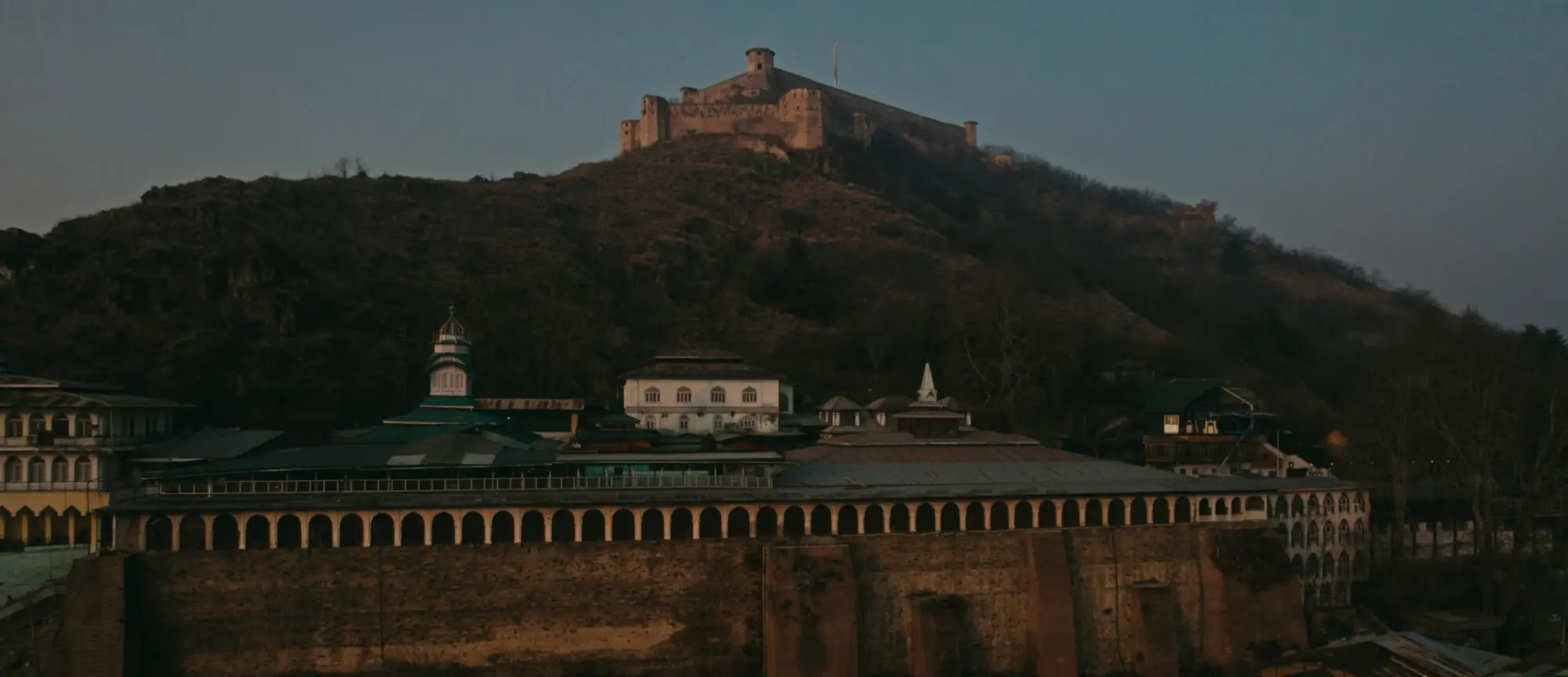 A still of Srinagar&rsquo;s historic Hari Parbat fort from the film. Photo: Arfat Sheikh/Daffodil Studios