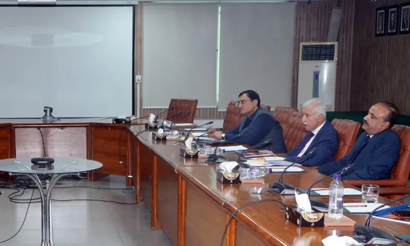 Federal Minister for the Board of Investment (BOI) Qaiser Ahmed Sheikh holds a meeting with a delegation from Elaman Group from Kazakhstan (not pictured), in Islamabad on Feb 5. &mdash; PID