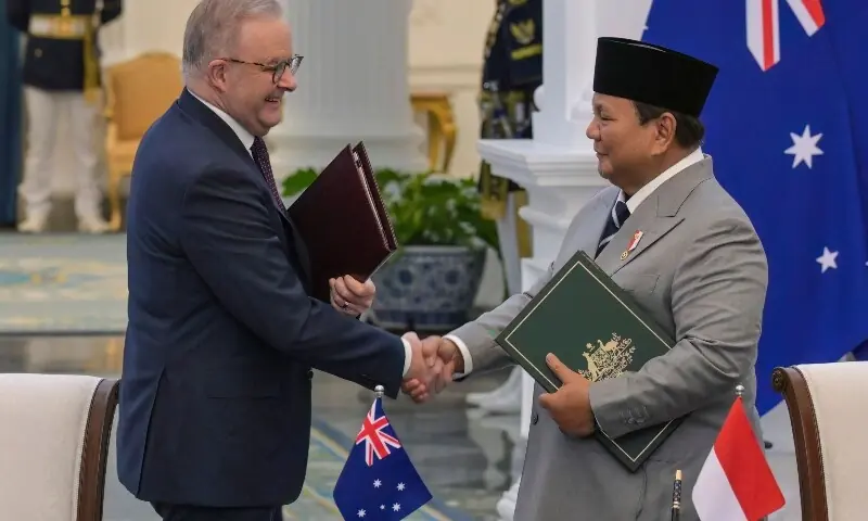 Indonesian President Prabowo Subianto (R) and Australian Prime Minister Anthony Albanese (L) shake hands after signing a cooperation agreement document at the Merdeka Palace in Jakarta on February 6, 2026. —AFP Indonesian President Prabowo Subianto (R) and Australian Prime Minister Anthony Albanese (L) shake hands after signing a cooperation agreement document at the Merdeka Palace in Jakarta on February 6, 2026. —AFP