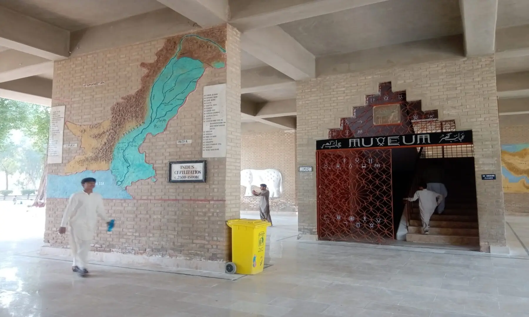 Entrance to the Mohenjo-Daro museum. &mdash; Author