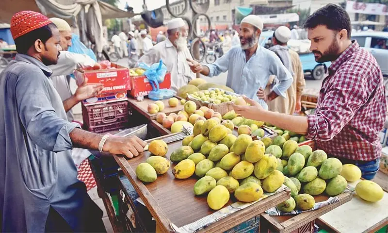 In this File photo vendor is seen selling fruits. —White Star/File In this File photo vendor is seen selling fruits. —White Star/File