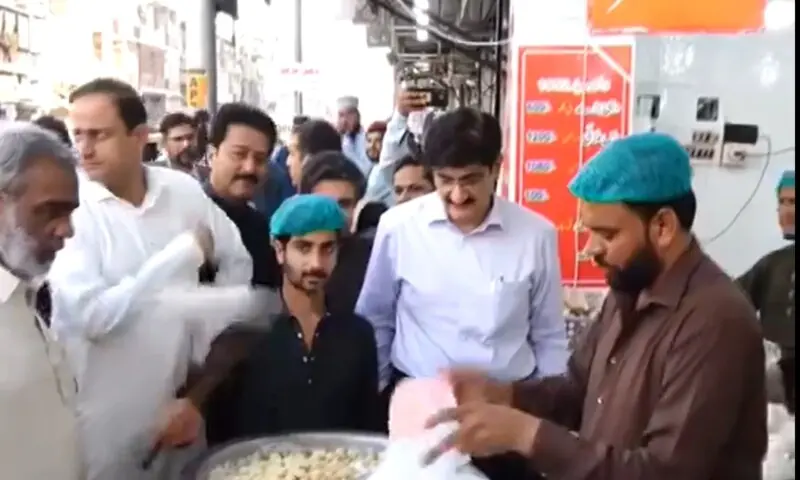 CM Murad visits Karachi Ramazan market on Thursday, Feb 26. —screengrab @CMsindh/X CM Murad visits Karachi Ramazan market on Thursday, Feb 26. —screengrab @CMsindh/X