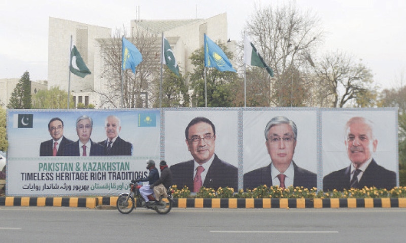 Billboards welcoming Kazakhstan President Kassym-Jomart Tokayev have been installed along Constitution Avenue in Islamabad. The Kazakh president is arriving today on a two-day official visit. &mdash; White Star
