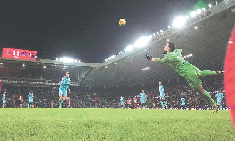 SUNDERLAND: Chemsdine Talbi (obscure) of Sunderland scores past Burnley goalkeeper Martin Dubravka during their Premier League match at The Stadium of Light.&mdash;AFP