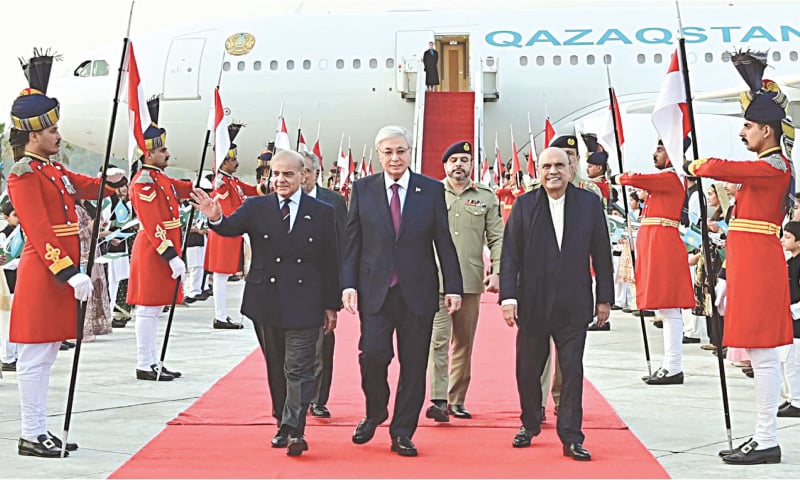 RAWALPINDI: President Asif Ali Zardari and Prime Minister Shehbaz Sharif receive Kazakh President Kassym-Jomart Tokayev upon his arrival at Nur Khan Airbase.—White Star RAWALPINDI: President Asif Ali Zardari and Prime Minister Shehbaz Sharif receive Kazakh President Kassym-Jomart Tokayev upon his arrival at Nur Khan Airbase.—White Star