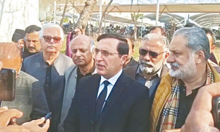 Barrister Gohar Ali Khan speaks to reporters outside the Supreme Court.&mdash;Photo by the writer