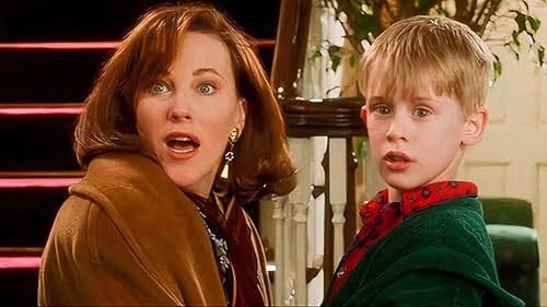 Catherine O&rsquo;Hara and Macaulay Culkin in Home Alone