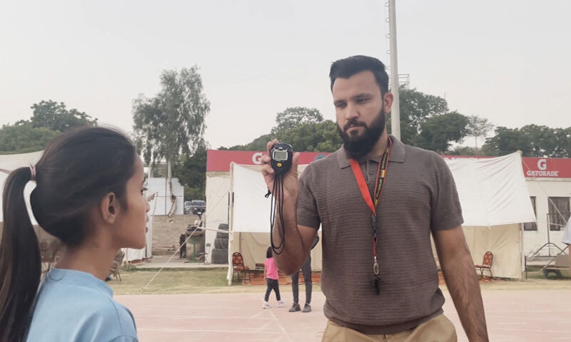 Kainat with her coach Abu Bakar Kainat with her coach Abu Bakar