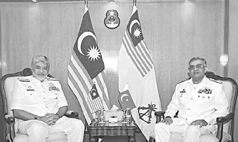 PAKISTAN&rsquo;S Chief of Naval Staff Admiral Naveed Ashraf meets his Malaysian counterpart Admiral Tan Sri Zulhelmy bin Ithnain.&mdash;INP
