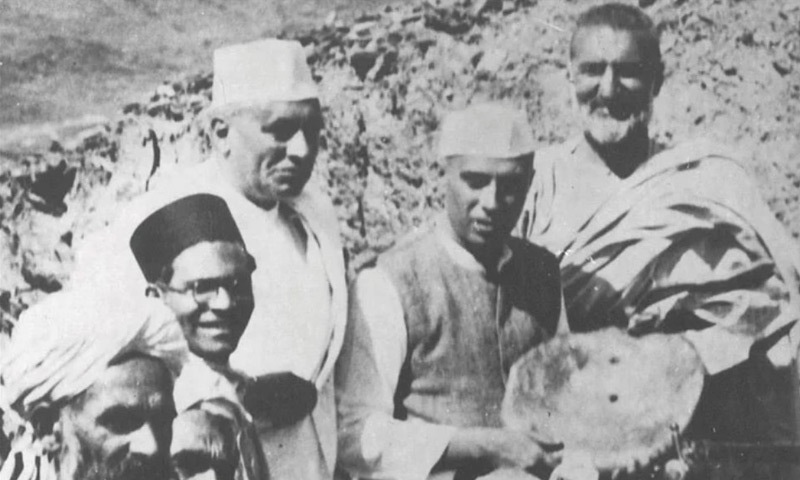 Dr K.M. Ashraf (in glasses) with Jawaharlal Nehru (second from right) and Khan Abdul Ghaffar Khan (first from right) | Social Media