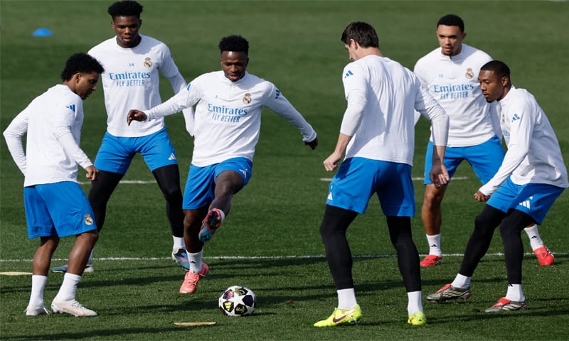 MADRID: Real Madrid players attend a training session at the Real Madrid Sports City on Tuesday.—AFP MADRID: Real Madrid players attend a training session at the Real Madrid Sports City on Tuesday.—AFP