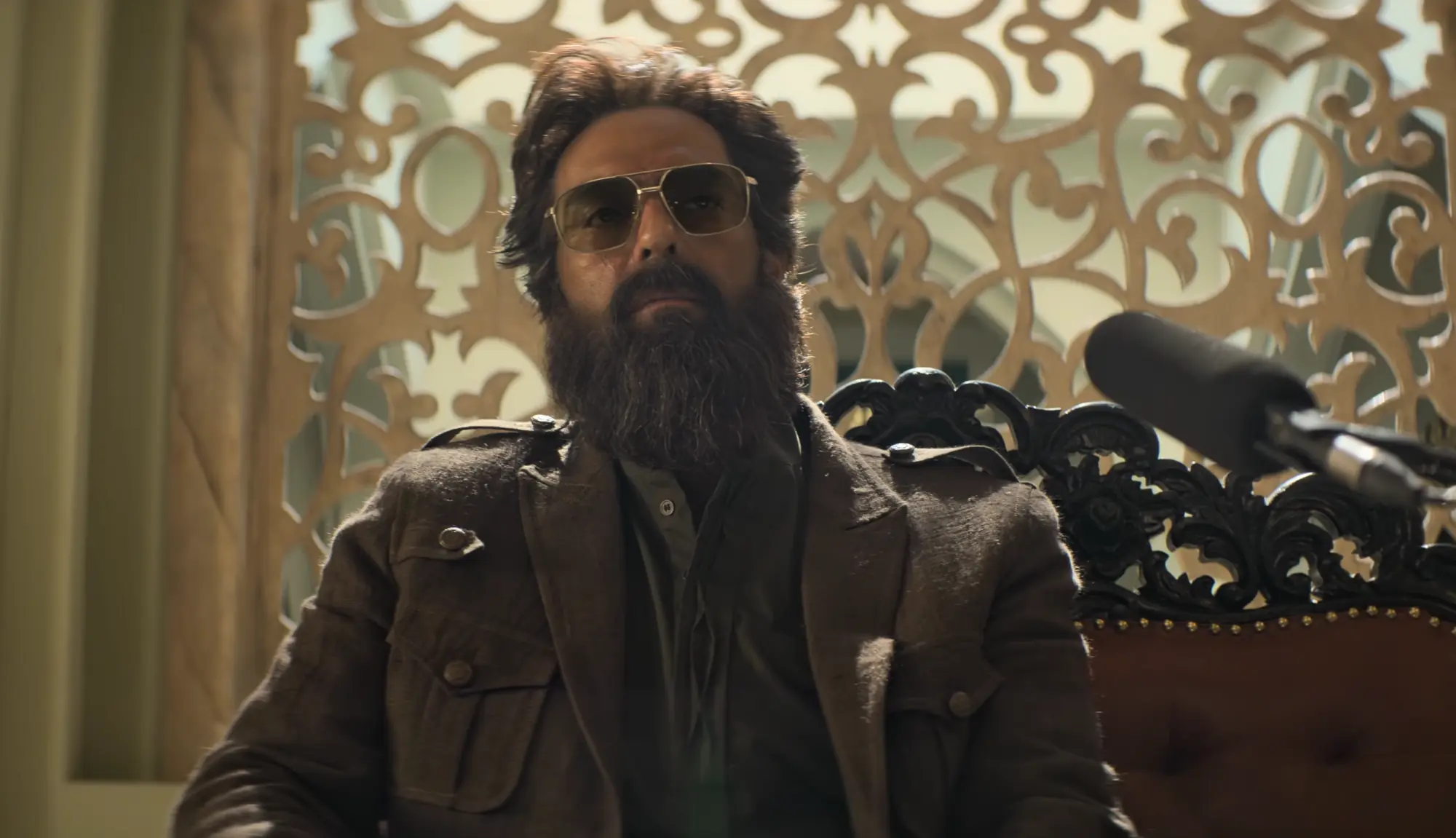 Major Iqbal (Arjun Rampal), the big bad wolf of Dhurandhar.