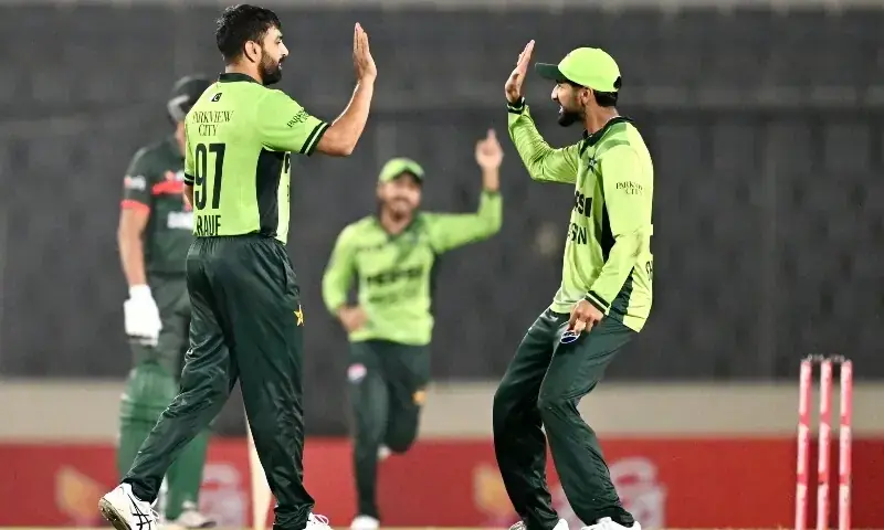 Pakistan&rsquo;s Haris Rauf (L) celebrates with teammates after the dismissal of Bangladesh&rsquo;s Towhid Hridoy during the second one-day international (ODI) cricket match between Bangladesh and Pakistan at Sher-e-Bangla National Stadium in Mirpur on March 13, 2026.