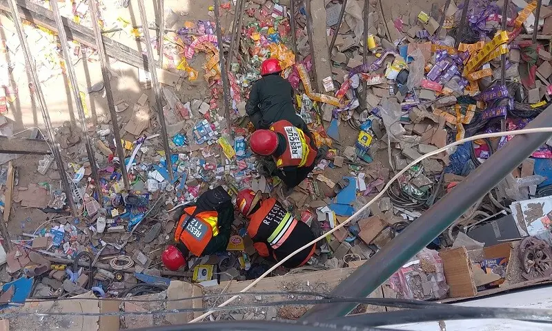 Rescue personnel at the site of a roof collapse at a shop in Rahim Yar Khan on March 16, 2026. — Photo by author Rescue personnel at the site of a roof collapse at a shop in Rahim Yar Khan on March 16, 2026. — Photo by author