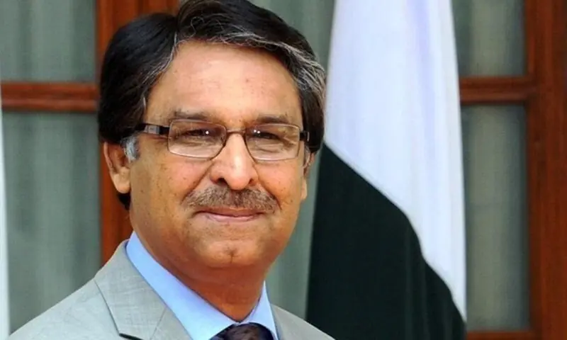 Former caretaker Foreign Minister Jalil Abbas Jilani and former Ambassador to the US Jalil Abbas Jilani.&mdash;AFP/File