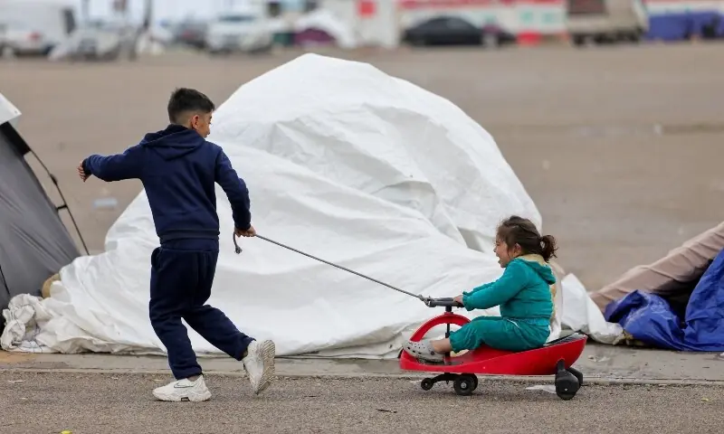 Displaced children play on the day Muslims attend Eidul Fitr prayers to mark the end of Ramazan, in Beirut, Lebanon, on March 20, 2026. &mdash; Reuters